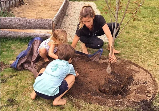 Gisele Bündchen e seus filhos Vivian e Bejamin