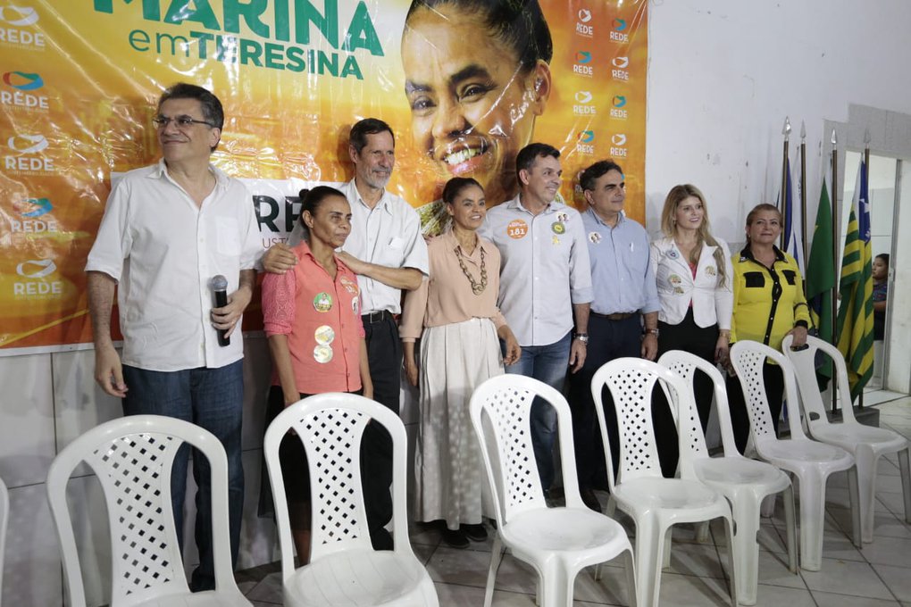 Marina Silva e membros do partido Rede em Teresina