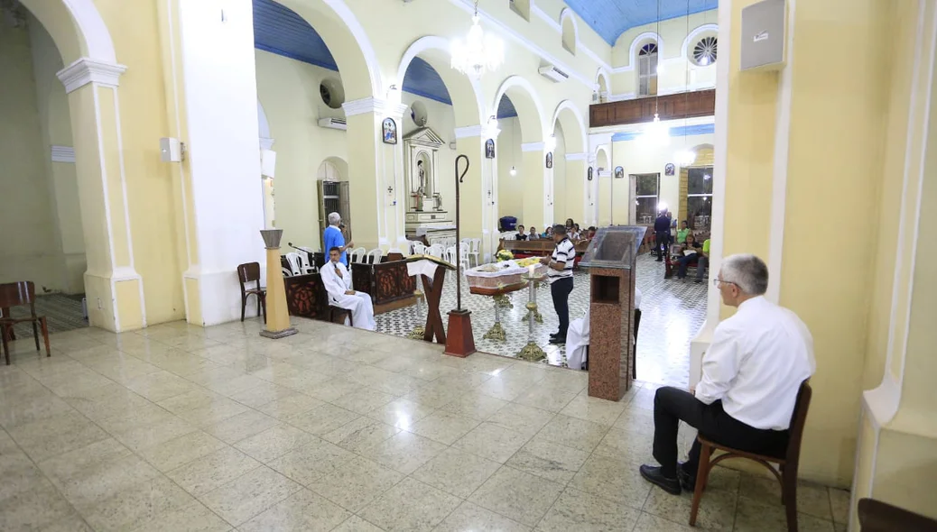 O velório está sendo realizado na Catedral Metropolitana de Nossa Senhora das Dores