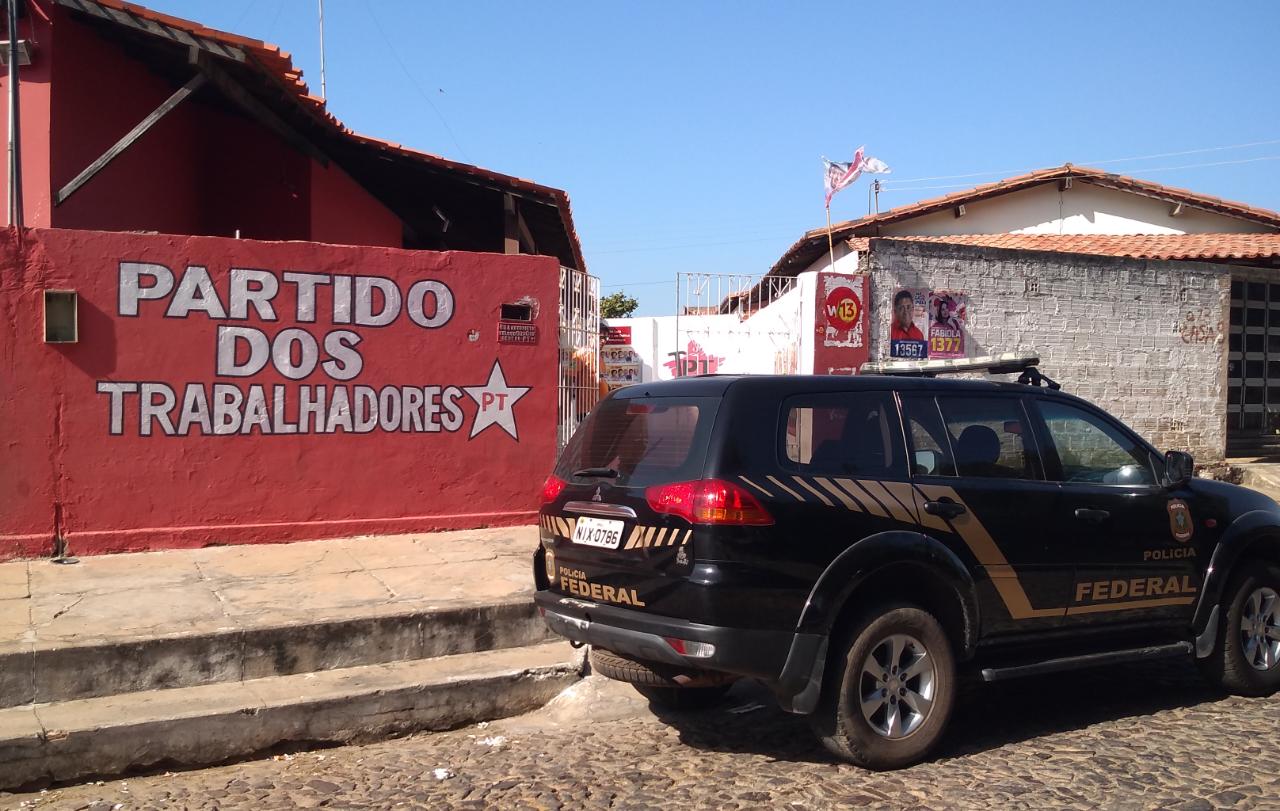 Polícia Federal na sede do diretório do PT em Parnaíba