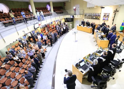 TRE homenageia desembargadores e juízes