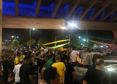 Apoiadores de Jair Bolsonaro realizam ato em Teresina 