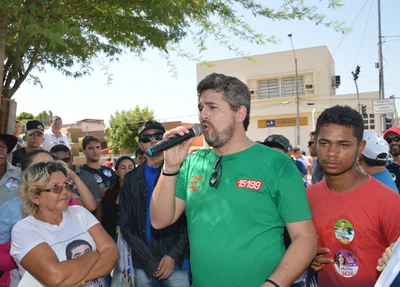 Deputado agradece a presença de todos na caminhada