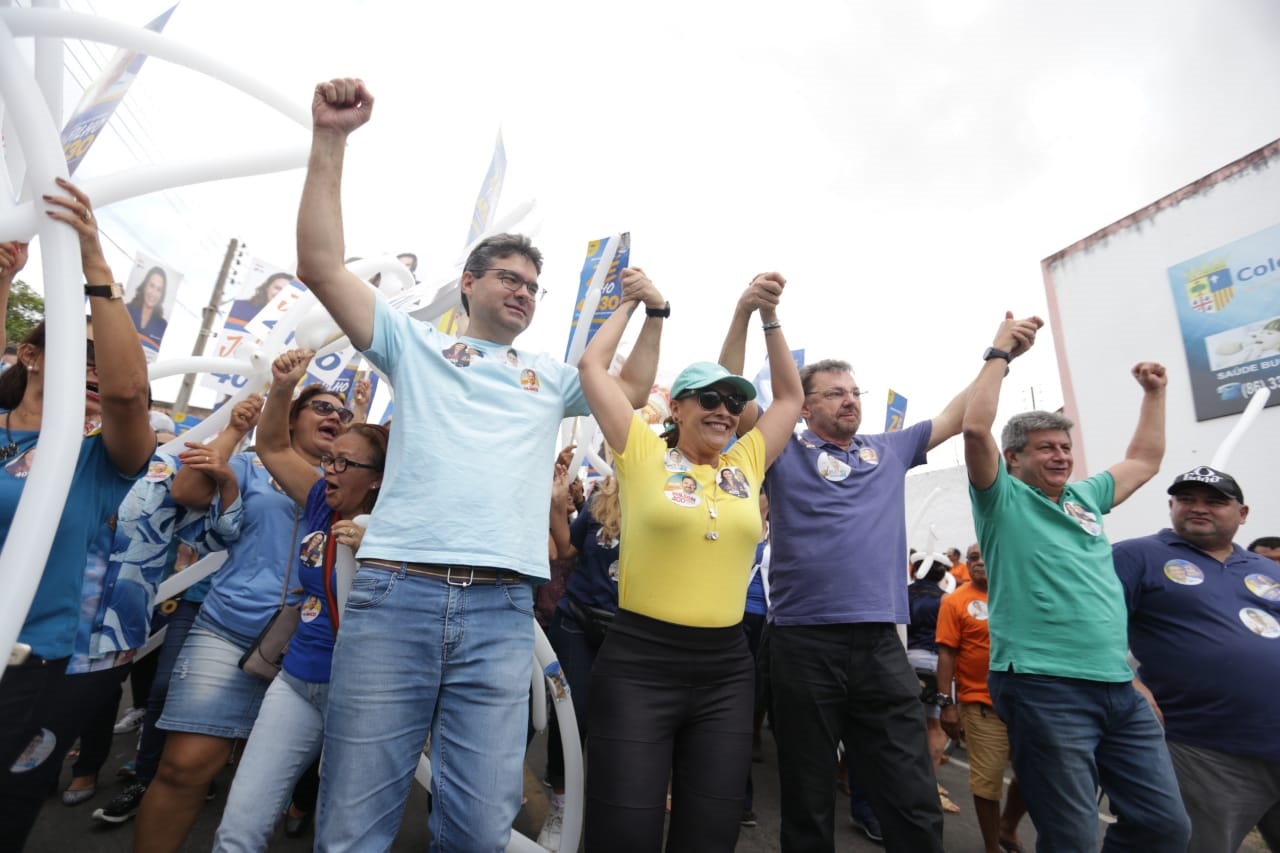 Luciano Nunes participa de Caminhada em Parnaíba