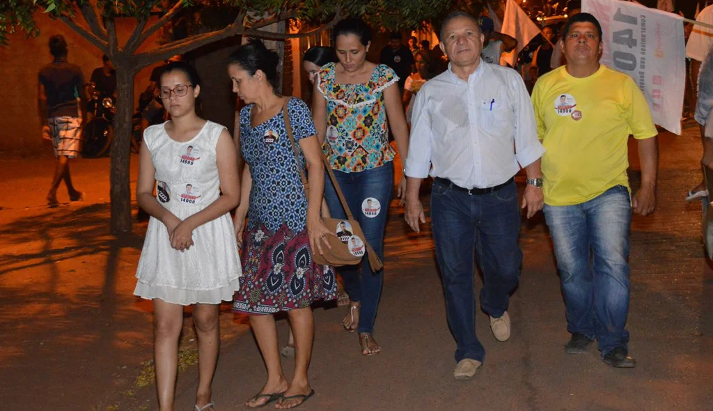 Vice-prefeito Edilson Carvalho participa da caminhada