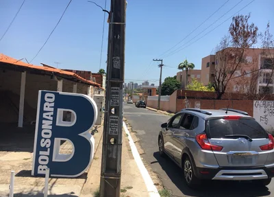 Artefato com nome de Bolsonaro