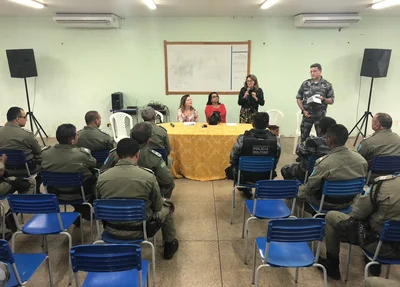 Reunião com policiais militares no 4º bpm