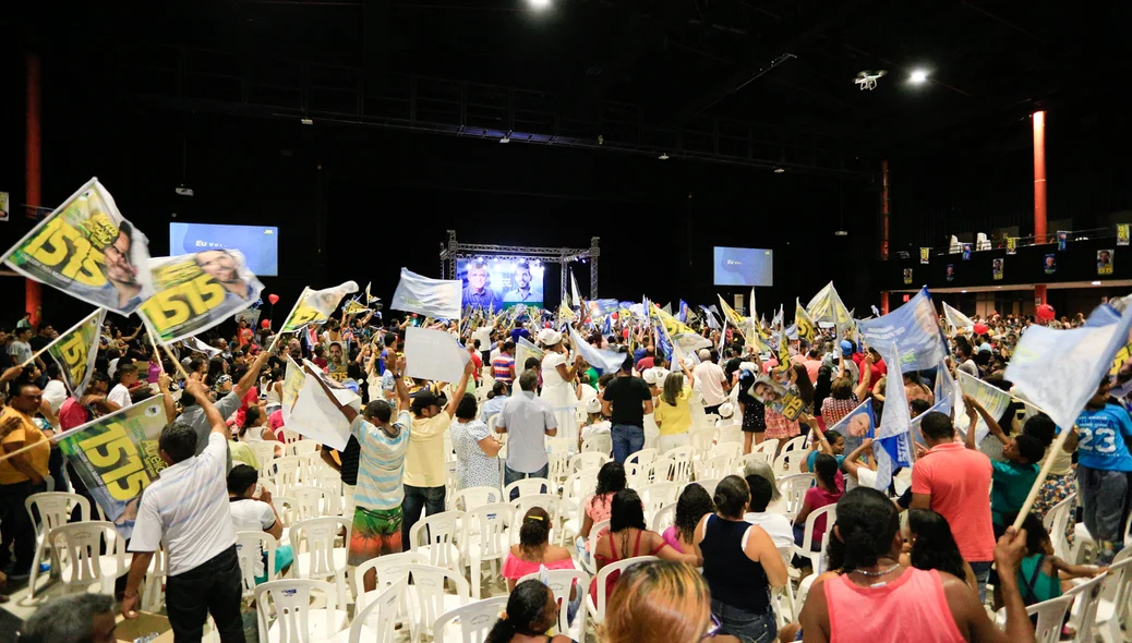 Themístocles Filho reuniu apoiadores no Theresina Hall 