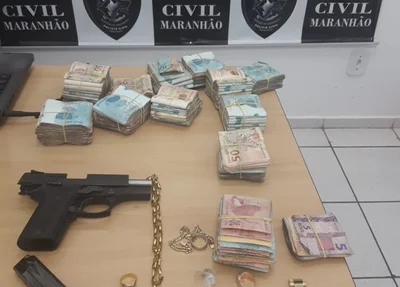 Arma e dinheiro apreendido pela Senarc