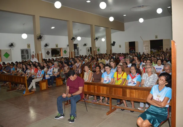 Igreja fica lotada durante o novenário
