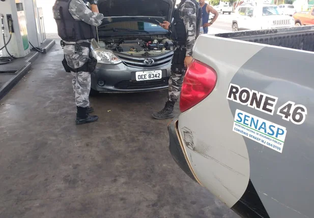 Veículo que estava sendo conduzido pelo foragido