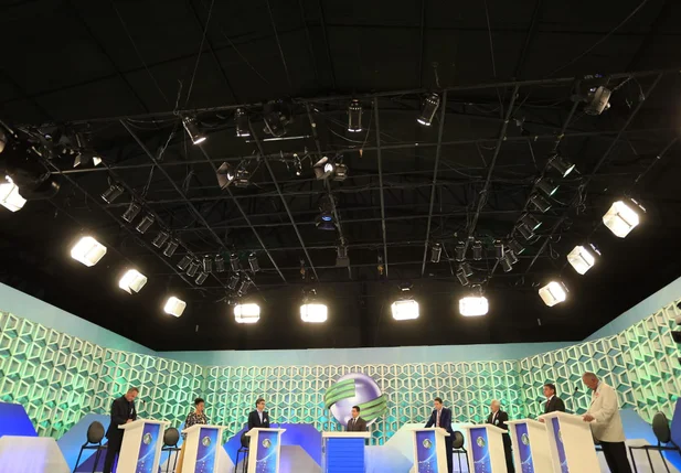 Debate candidatos ao Governo na TV Cidade Verde