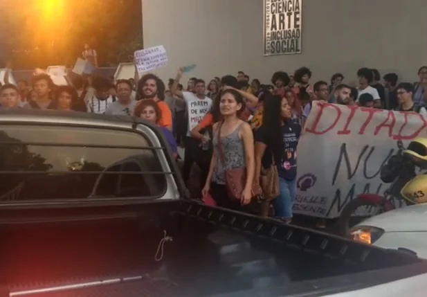 Ato contra Jair Bolsonaro na UFPI