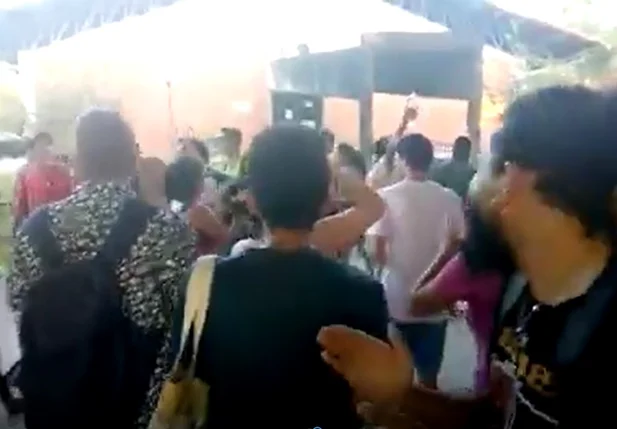 Estudantes coíbem manifestação pró-Bolsonaro na UFPI