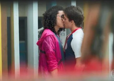 Malhação exibe pela primeira vez beijo entre dois homens