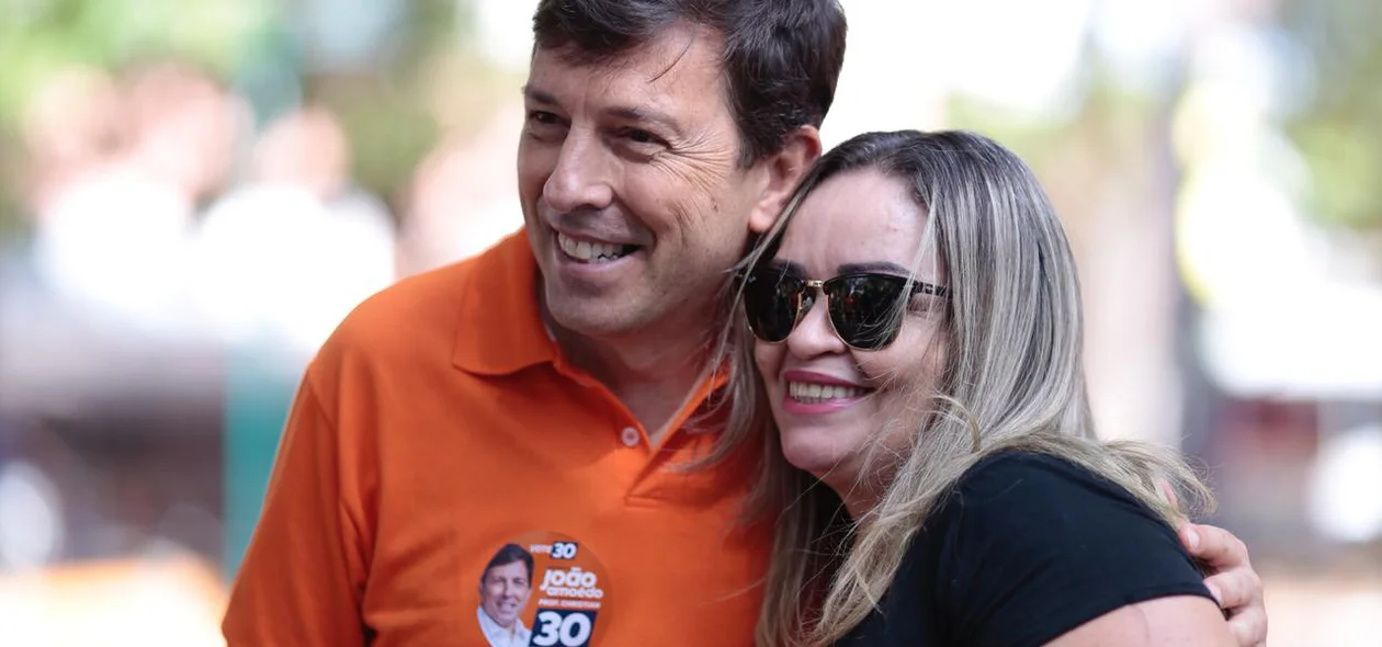 Amoêdo participou de panfletagens no Shopping da Cidade