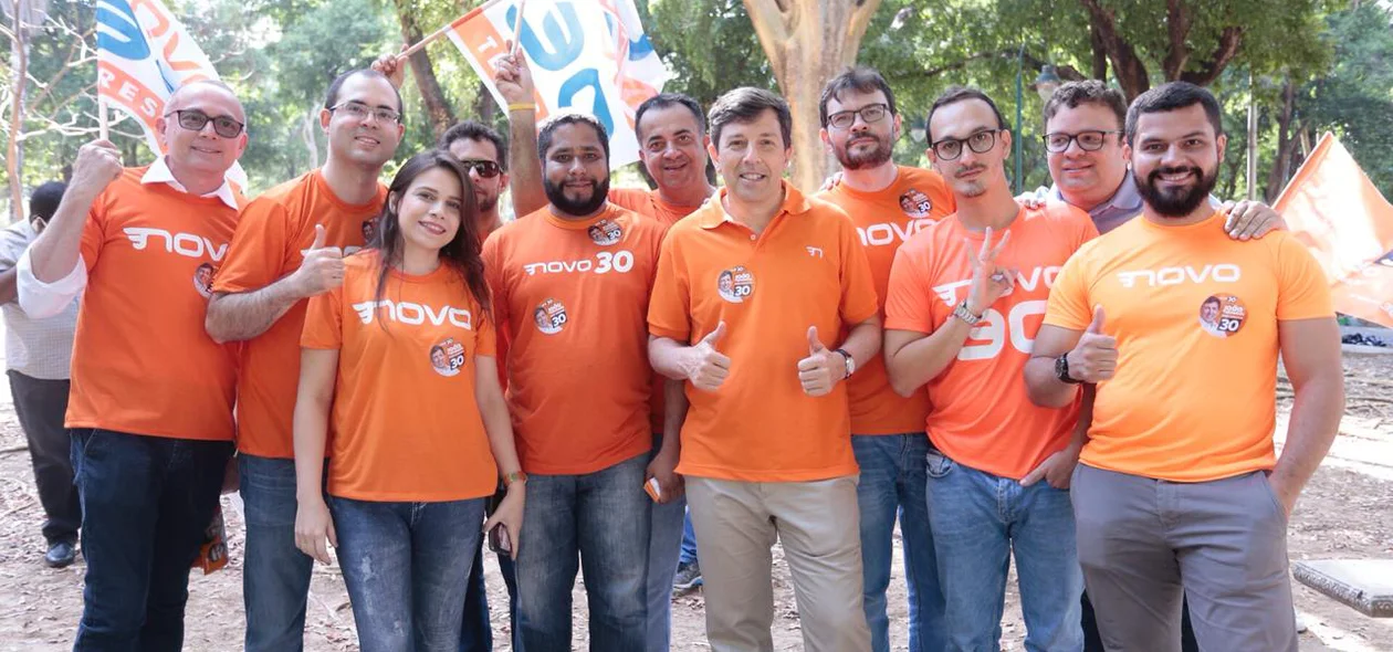 O candidato do Partido Novo fez panfletagem no centro de Teresina