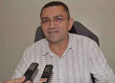 Padre Walmir chama Ciro Nogueira de cachorro morto