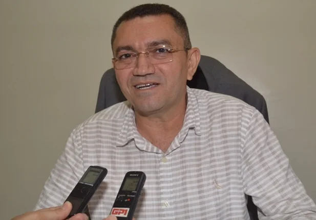 Padre Walmir chama Ciro Nogueira de cachorro morto