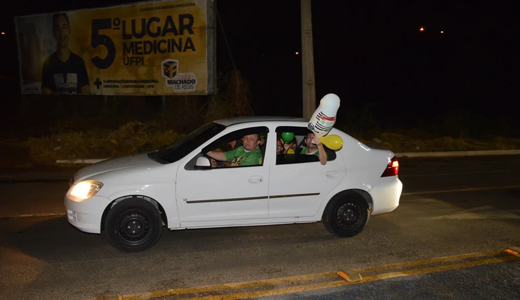 Até o pixuleco apareceu