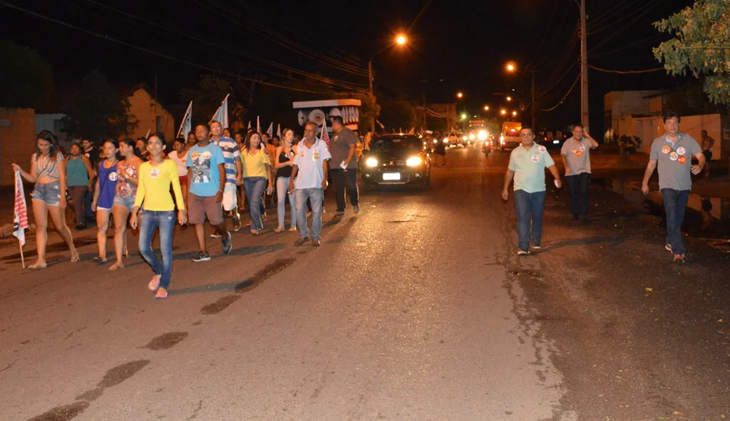 Nerinho faz campanha no bairro Ipueiras 