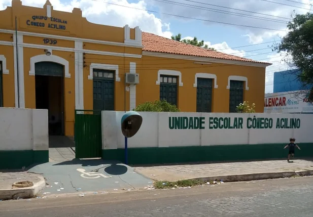 Colégio onde o aposentado passou mal