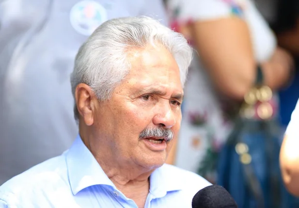 Elmano Férrer 