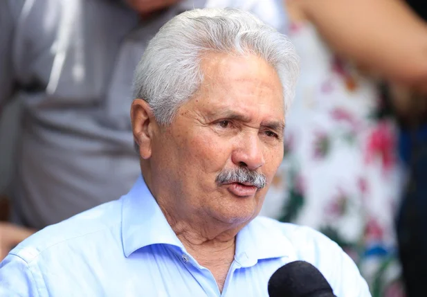 Entrevista com Elmano Férrer 