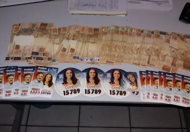 Material apreendido pela Polícia Militar