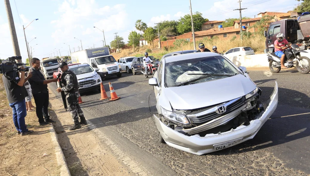 O Honda Civic ficou destruído