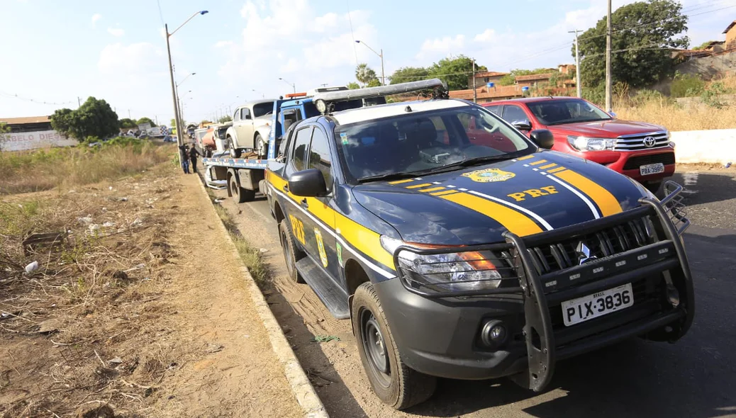 Viatura da Polícia Rodoviária Federal no local 