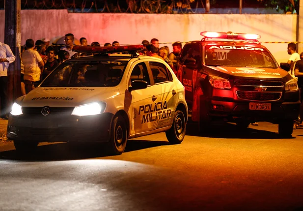 Polícia Militar e Homicídios estevem no local 