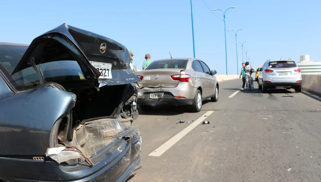 Porta-malas do veículo ficou destruído