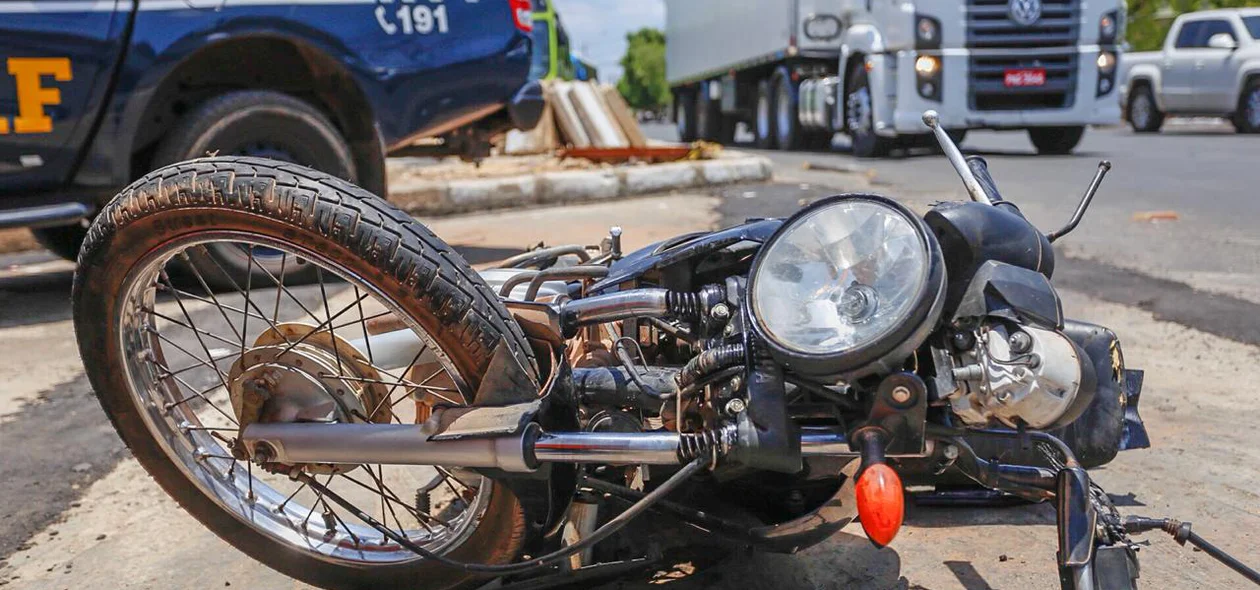 Casal que ocupava a moto foi encaminhado para o HUT