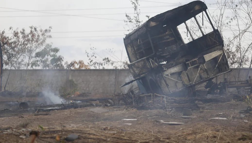 Incêndio foi registrado na tarde desta quinta-feira