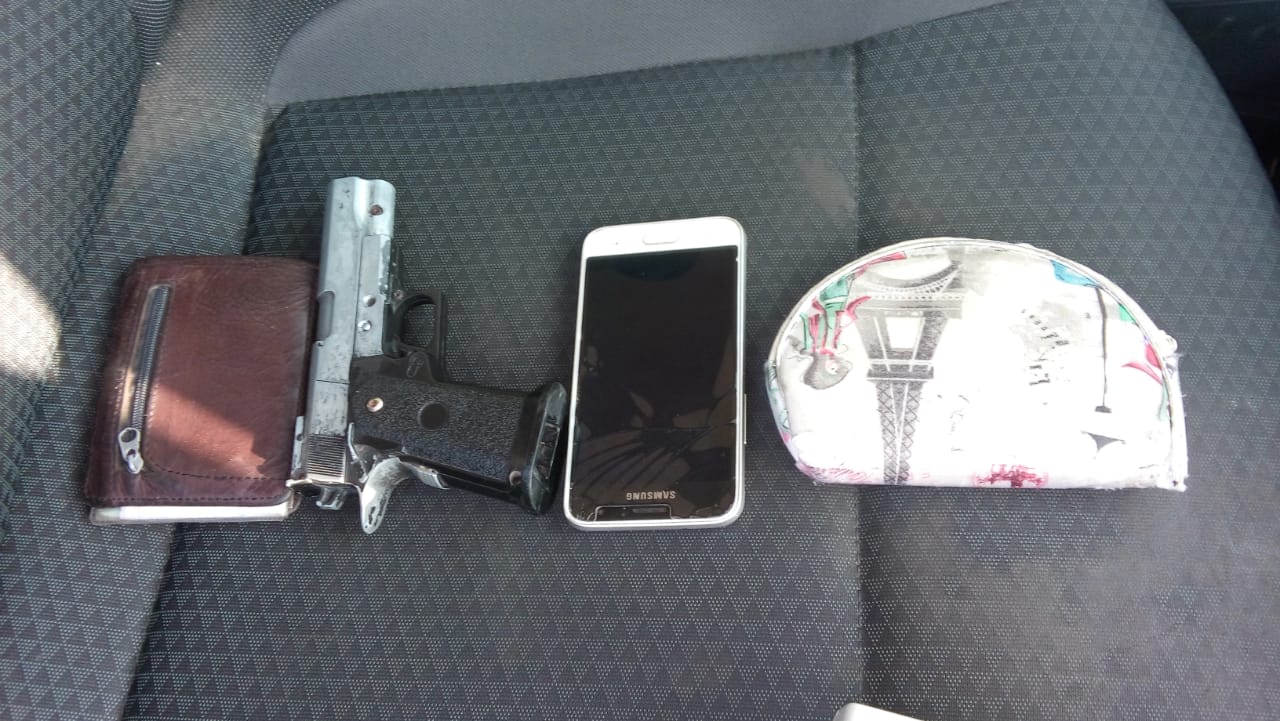 Objetos encontrados com os acusados