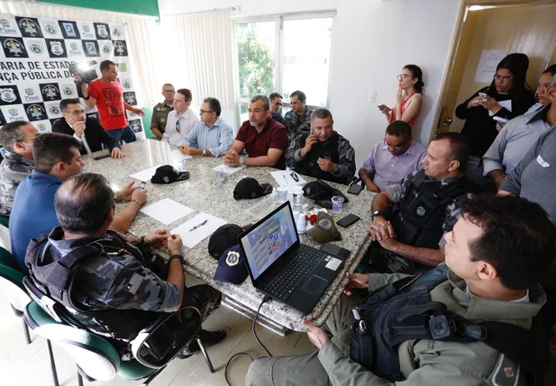 Reunião na Secretaria de Segurança