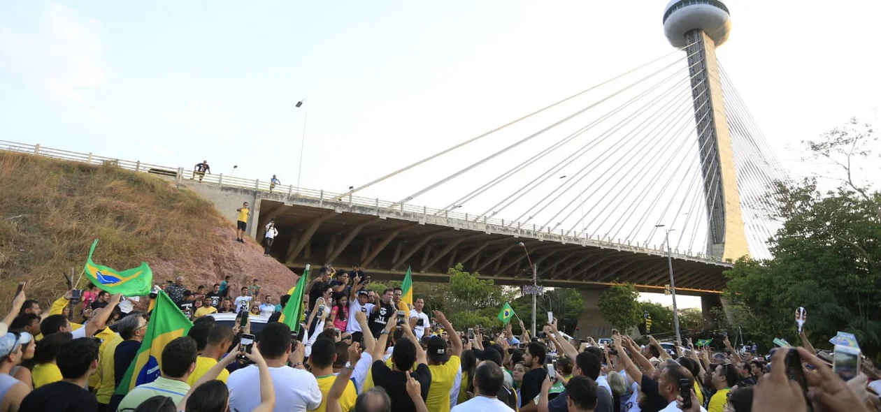 Apoiadores de Bolsonaro acompanharam o discurso de Magno Malta