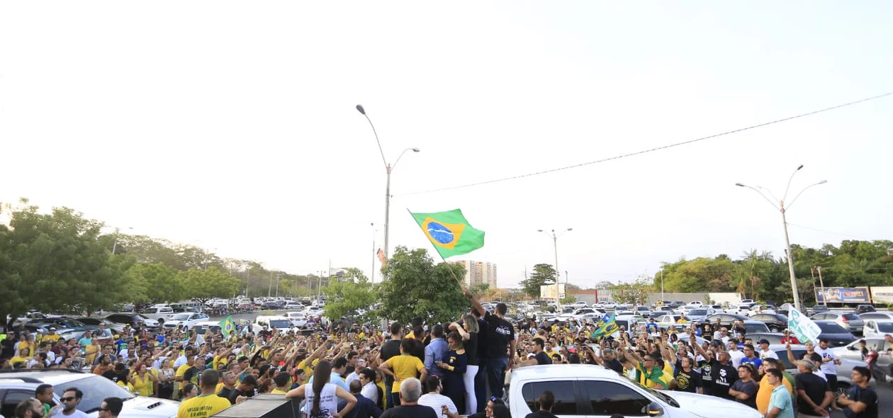 Ato pró-Bolsonaro na Ponte Estaiada em Teresina