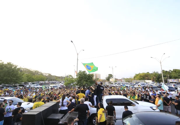 Ato pró-Bolsonaro na Ponte Estaiada em Teresina