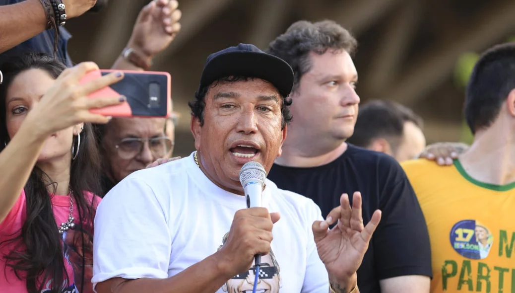 Magno Malta, acompanhado de Fábio Sérvio