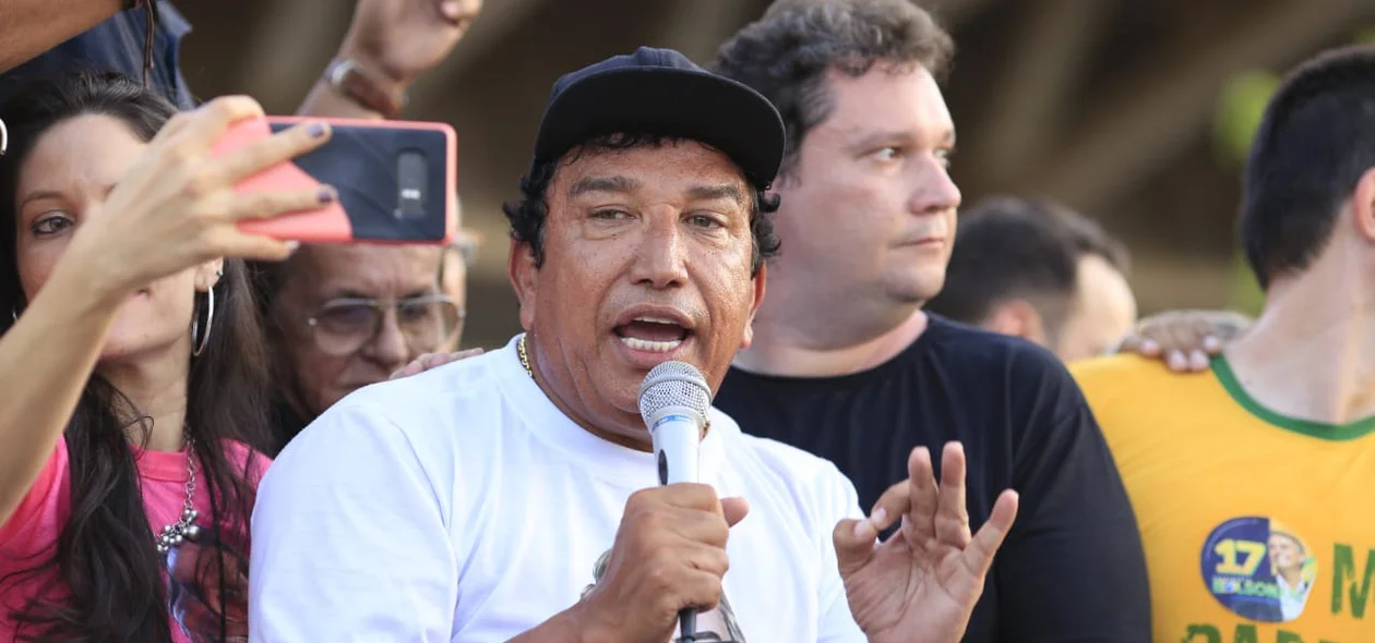 Magno Malta, acompanhado de Fábio Sérvio