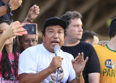 Magno Malta, acompanhado de Fábio Sérvio