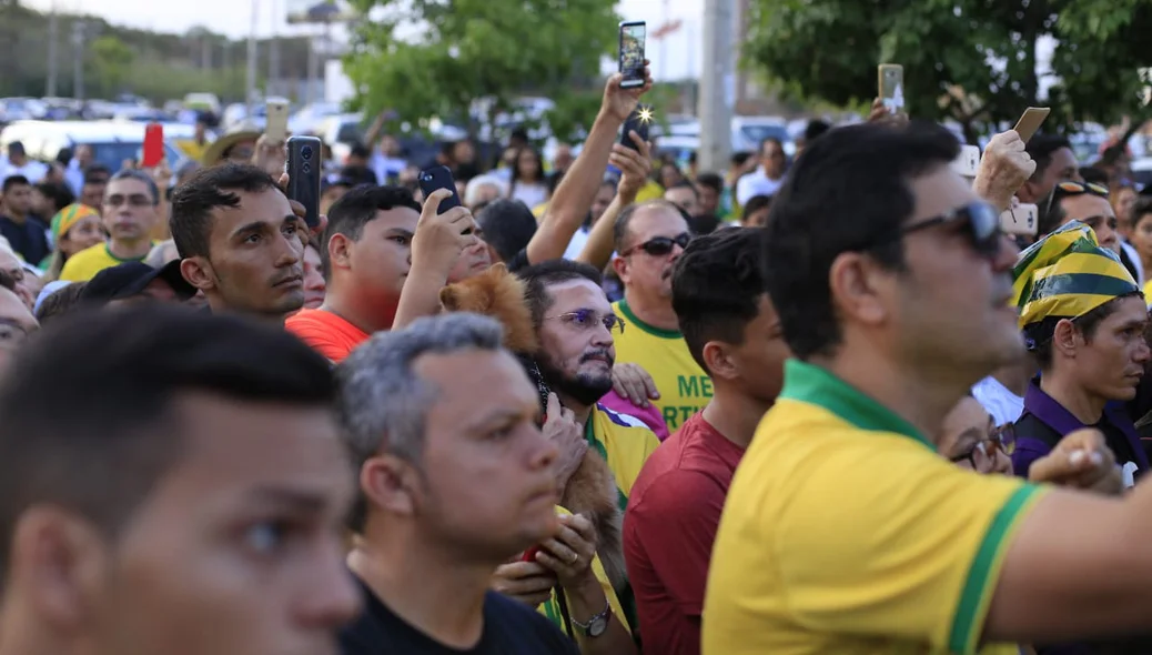 Público presente na Ponte Estaiada