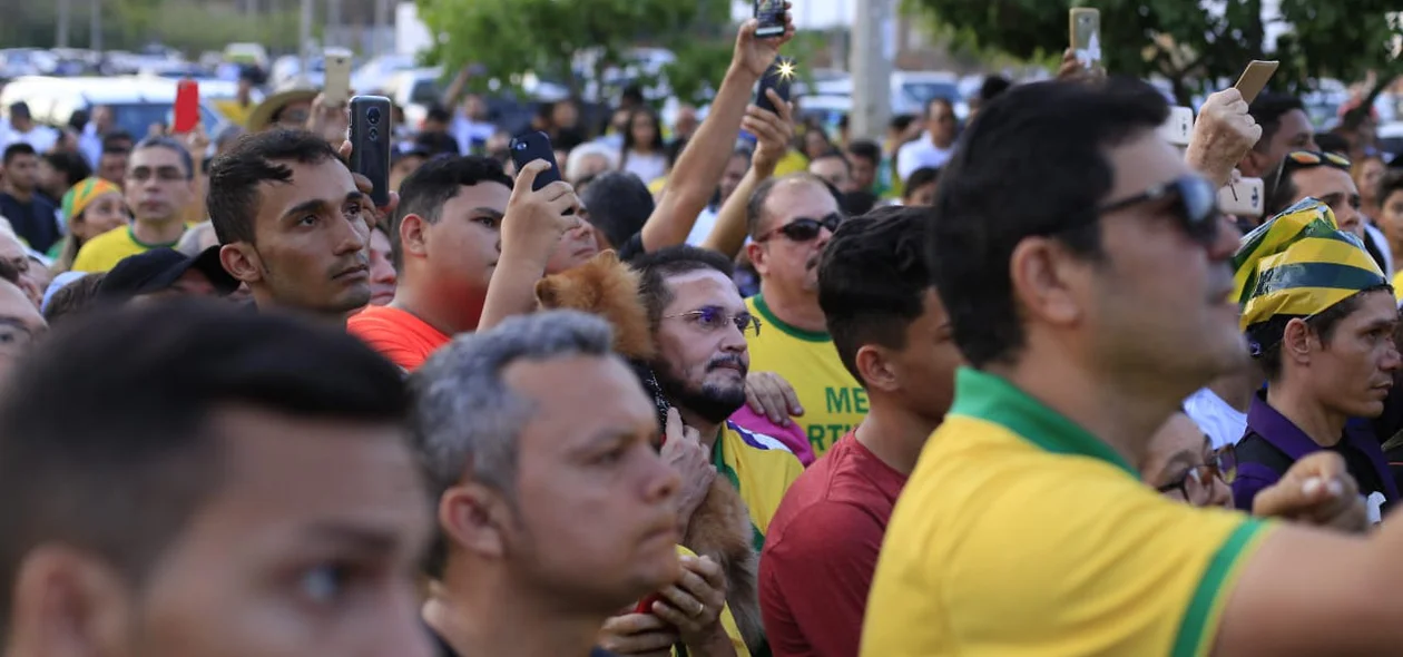 Público presente na Ponte Estaiada