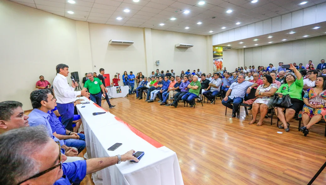 Reunião em apoio a Haddad