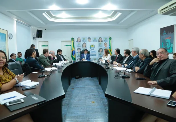 Wellington em reunião no Palácio de Karnak