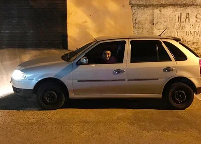 Foto do assaltante publicada em uma rede social