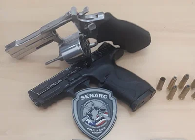 Material apreendido pela polícia com o acusado