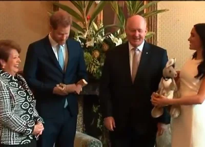 O casal recebeu os primeiros presentes oficiais do bebê